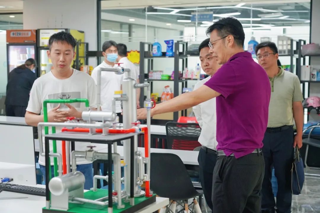 宜昌市政府領(lǐng)導(dǎo)一行蒞臨山東歐倍爾考察調(diào)研，共商軟件開(kāi)發(fā)產(chǎn)業(yè)合作新機(jī)遇