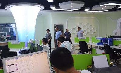 湖北省中小企業(yè)服務(wù)中心副主任王建華一行蒞臨宜昌云計(jì)算孵化器考察，聚焦宜昌軟件開(kāi)發(fā)產(chǎn)業(yè)發(fā)展